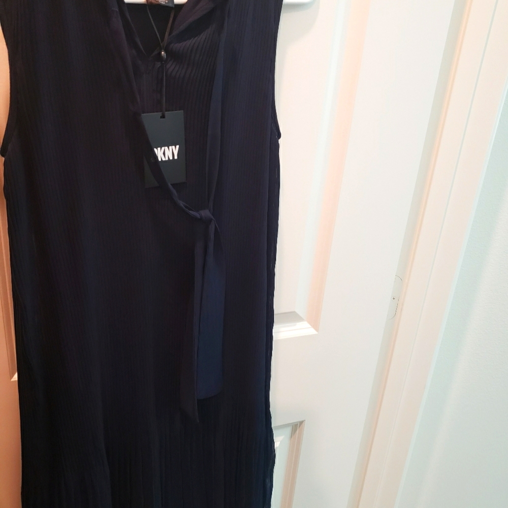 Cute navy blue dress DKNY size 2